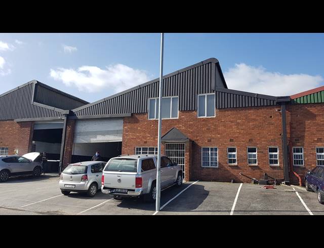 750M² FACTORY RENTED IN TRIANGLE FARM